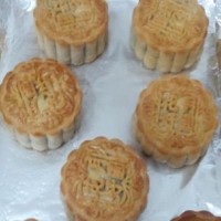 自制100克莲蓉蛋黄月饼的做法图解15