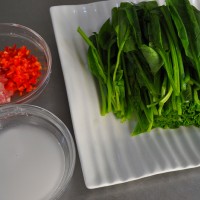 肉末菠菜的做法图解1