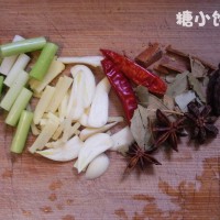 香辣版红烧肉的做法图解2