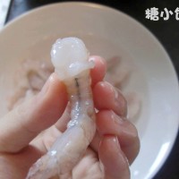 茄汁虾球的做法图解2