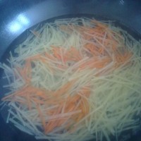 鸟巢之酸辣土豆丝儿的做法图解3
