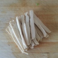 夏天必备 豆豉鲮鱼炒苦瓜的做法图解4