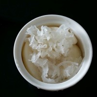 滋补养颜的银耳燕窝炖雪梨的做法 图解3 -->