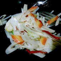 过节必备菜~~生炒莲菜的做法 图解4 -->