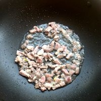 一道小炒菜--芹菜炒肉的做法 图解4 -->