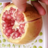 图解-轻松快速剥石榴的做法 图解4 -->