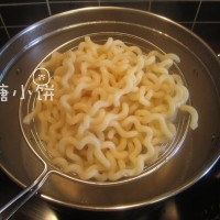 辣酱泡菜螺旋粉的做法 图解3 -->