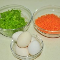 蔬菜鸡蛋卷的做法 图解1 -->
