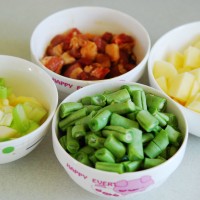 豆角土豆焖饭的做法 图解2 -->