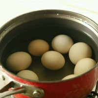 啤酒卤蛋的做法 图解1 -->