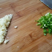 油泼面的做法 图解2 -->