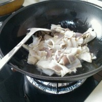 咸肉炒笋干的做法 图解3 -->