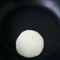 简单美味的快手甜品----蓝莓麦香饼的做法 图解3 -->
