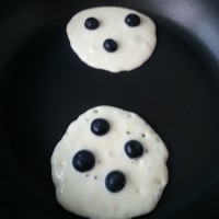简单美味的快手甜品----蓝莓麦香饼的做法 图解4 -->