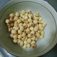 莲子绿豆沙的做法 图解2 -->