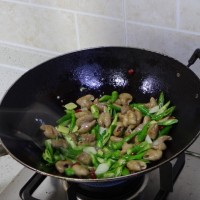 心头长草的接地气味道椒香干煸肥肠的做法 图解14 -->