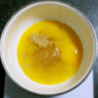 蜂蜜香草冰激凌的做法 图解1 -->