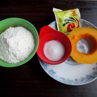 南瓜馒头卷的做法 图解1 -->