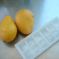 芒果冰沙的做法 图解1 -->