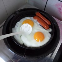 铁板黑椒肠仔鸡蛋的做法 图解5 -->