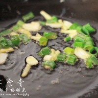有趣的混搭--鲍鱼炒年糕的做法 图解3 -->
