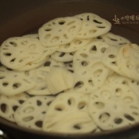 炝拌藕片的做法 图解3 -->