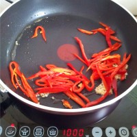红椒炒豆角的做法 图解4 -->