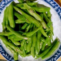 家常下饭菜~豆角炒五花肉的做法 图解2 -->