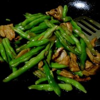 家常下饭菜~豆角炒五花肉的做法 图解6 -->