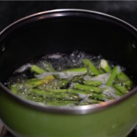 芦笋奶油浓汤的做法 图解2 -->