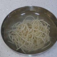 不能再简单了红油凉拌千张丝的做法 图解3 -->