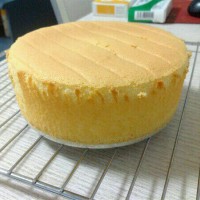 烤箱蛋糕入门:戚风蛋糕(六寸)的做法 图解4 -->