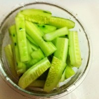 夏日超简易自制凉品-冰镇糖醋黄瓜的做法 图解3 -->