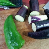 剁椒蒜泥蒸茄条的做法 图解1 -->