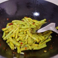 川味--回锅豇豆的做法 图解5 -->