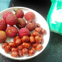 美肤美颜--荔枝红枣糖水的做法 图解1 -->
