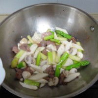 芦笋时蔬炒肉片的做法 图解10 -->