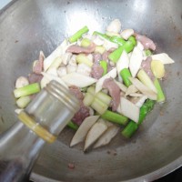 芦笋时蔬炒肉片的做法 图解11 -->