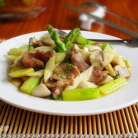 芦笋时蔬炒肉片的做法 图解12 -->
