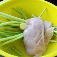 蒜薹炒鸭片的做法 图解1 -->