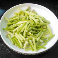 蒜薹炒鸭片的做法 图解3 -->