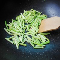 蒜薹炒鸭片的做法 图解4 -->