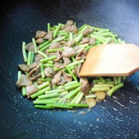 蒜薹炒鸭片的做法 图解6 -->