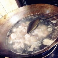 私房菜之酸菜炖排骨的做法 图解3 -->