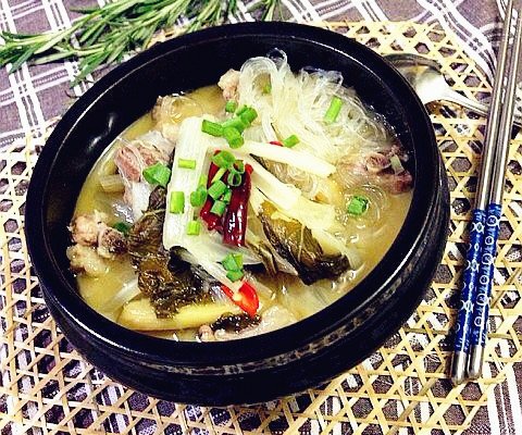 私房菜之酸菜炖排骨的做法