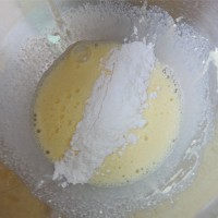 芒果蛋糕卷的做法 图解5 -->