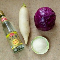 夏日清爽泡菜 玫瑰萝卜的做法 图解1 -->