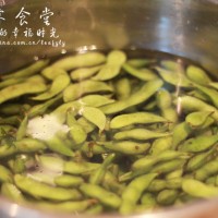 世界杯必备小吃--水煮毛豆的做法 图解1 -->