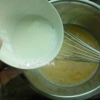 传统粤式早茶名点---马拉糕的做法 图解4 -->