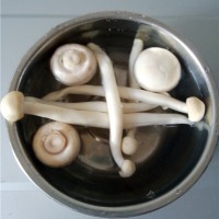 韩式辣白菜丸子汤的做法 图解2 -->